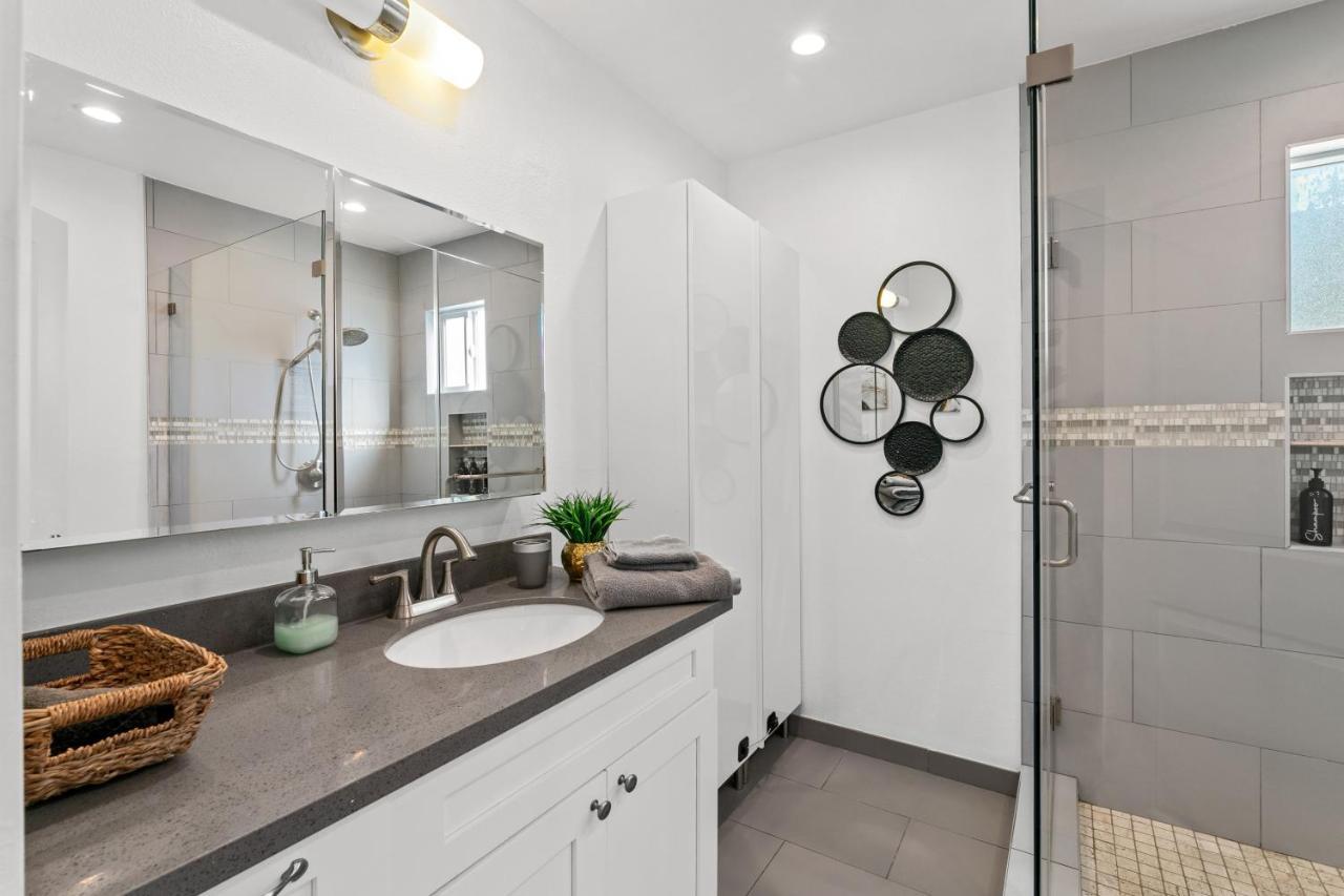 Muirfield Chic City Bungalow With Parking Los Angeles Bagian luar foto