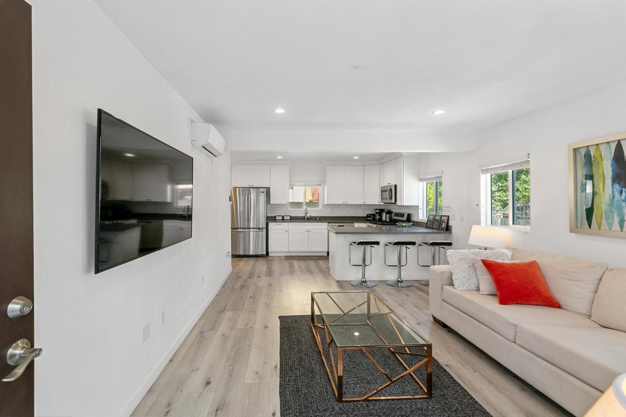 Muirfield Chic City Bungalow With Parking Los Angeles Bagian luar foto